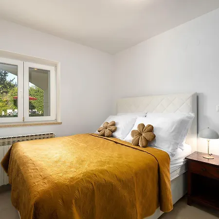 Hundefreundlliche Mit Privatpool, Panorama Meerblick, Outdoor-kueche, Babybett Poreč