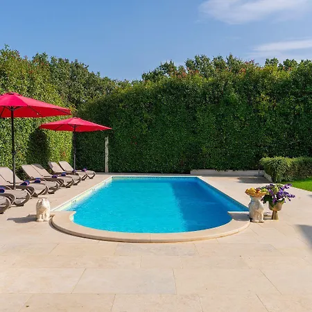 Hébergement de vacances Hundefreundlliche Mit Privatpool, Panorama Meerblick, Outdoor-kueche, Babybett Poreč