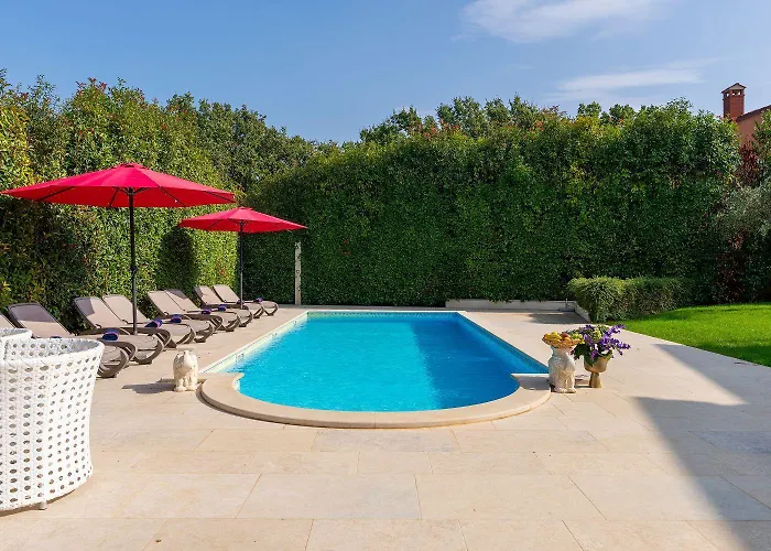 Hébergement de vacances Hundefreundlliche Mit Privatpool, Panorama Meerblick, Outdoor-kueche, Babybett Poreč